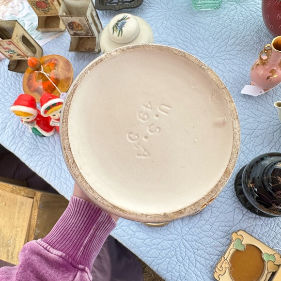 Elegant Ombre Vase - Picture 2 of 4